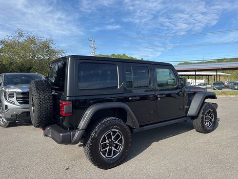 Used 2026 Jeep Wrangler Unlimited Rubicon AWD/4WD image 18