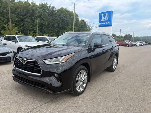 Used 2021 Toyota Highlander Limited AWD/4WD image 2