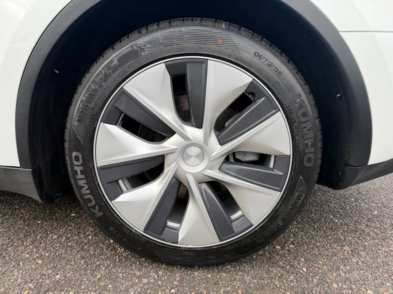 Used 2023 Tesla Model Y Long Range AWD/4WD image 10
