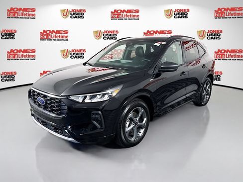 Used 2023 Ford Escape ST-Line w/ Tech Pack #1 FWD image 11