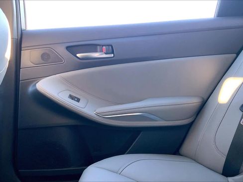 Used 2020 Toyota Avalon XLE image 35