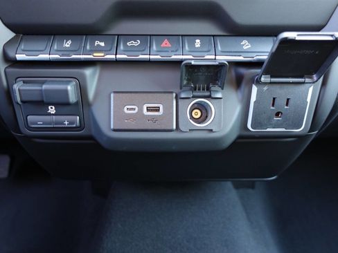 Used 2025 Chevrolet Silverado 2500 Custom w/ Custom Value Package image 44