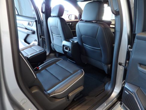 Used 2025 Buick Enclave Preferred image 23