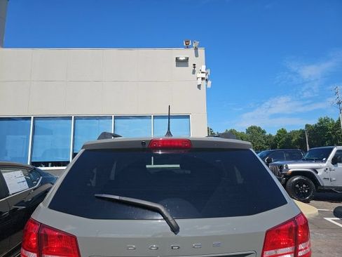 Used 2020 Dodge Journey SE w/ SE Popular Equipment Group FWD image 5
