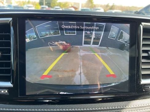 Used 2024 Chrysler Pacifica Limited FWD image 30