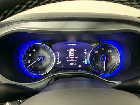 Used 2024 Chrysler Pacifica Touring-L w/ Uconnect Theater Family Group image 21