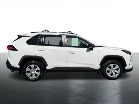 Used 2021 Toyota RAV4 LE FWD image 9