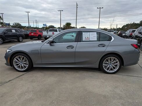 Used 2024 BMW 330e image 7
