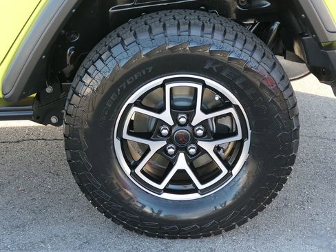 Used 2024 Jeep Wrangler Unlimited Rubicon image 25