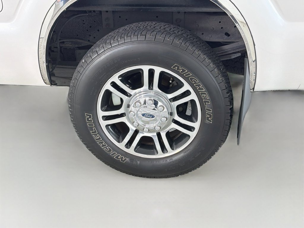 Used 2016 Ford F250 Platinum w/ FX4 Off-Road Package AWD/4WD image 33