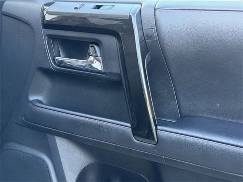 Used 2020 Toyota 4Runner Venture image 25