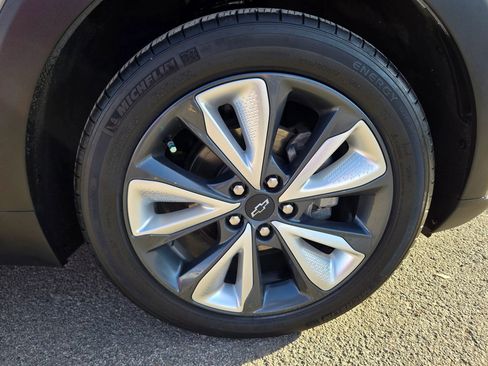 Used 2022 Chevrolet Bolt EUV LT w/ Convenience Package image 22