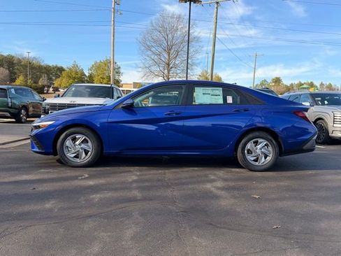 New 2026 Hyundai Elantra SE image 4