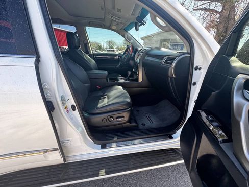 Used 2014 Lexus GX 460 image 35