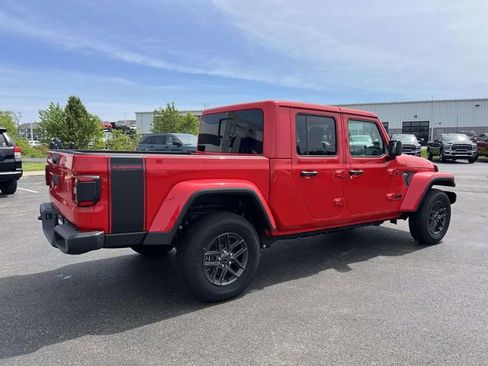 New 2025 Jeep Gladiator Sport AWD/4WD image 8