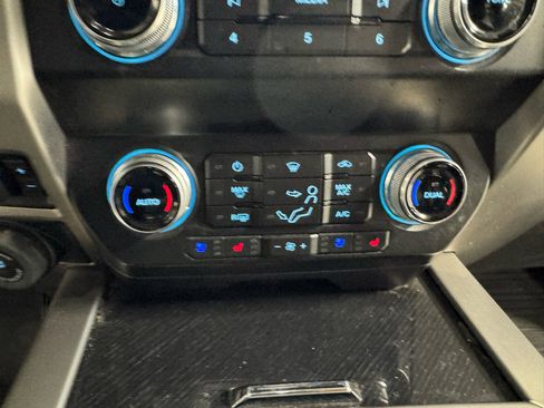 Used 2020 Ford F250 Platinum w/ FX4 Off-Road Package image 34
