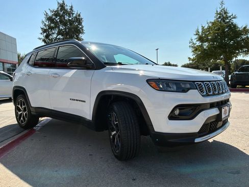 Used 2025 Jeep Compass Limited AWD/4WD image 4
