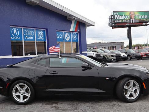 Used 2019 Chevrolet Camaro LT w/ Technology Package RWD image 2
