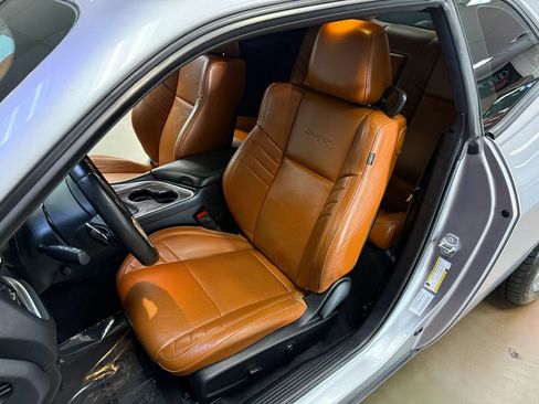Used 2016 Dodge Challenger SRT w/ Technology Group RWD image 10