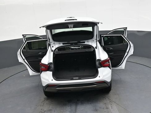 Used 2025 Chevrolet Trax ACTIV w/ Sunroof Package image 43