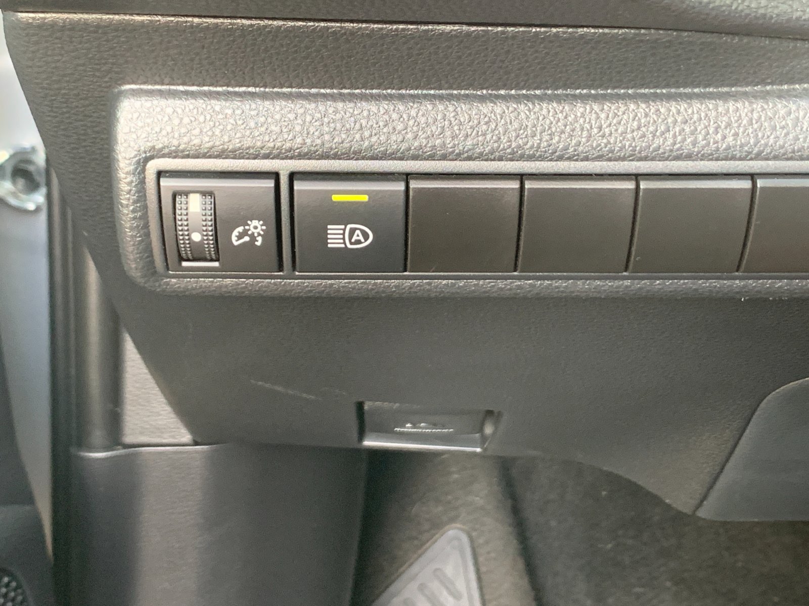 Used 2023 Toyota Corolla SE FWD image 33