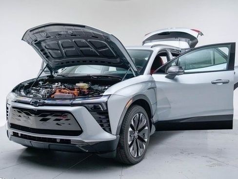 New 2026 Chevrolet Blazer EV RS w/ LPO, All-Weather Mat Package AWD/4WD image 18