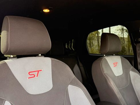 Used 2017 Ford Focus ST image 27
