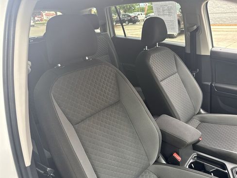 Used 2018 Volkswagen Tiguan S w/ 3rd Row Seat Package AWD/4WD image 30