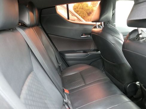 Used 2019 Toyota C-HR Limited FWD image 23