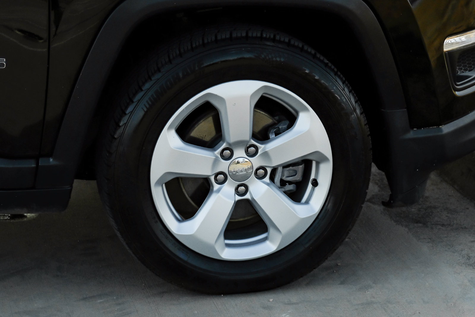 Used 2021 Jeep Compass Latitude w/ Driver Assistance Group FWD image 57