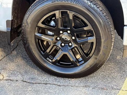 Certified 2024 Chevrolet Silverado 1500 Custom w/ LPO, Dark Essentials Package AWD/4WD image 5