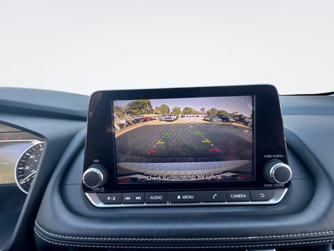 Used 2024 Nissan Rogue SV FWD image 20