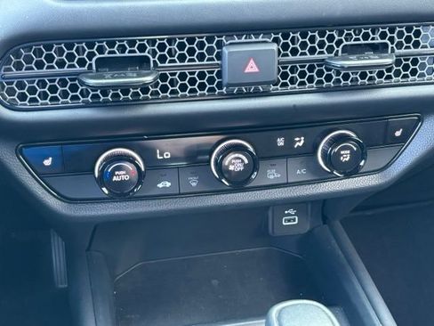 Used 2025 Honda HR-V Sport image 13