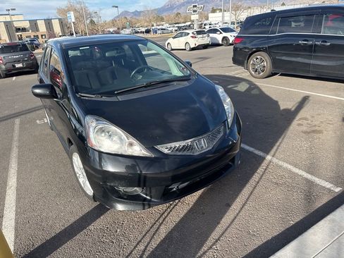 Used 2010 Honda Fit Sport image 3