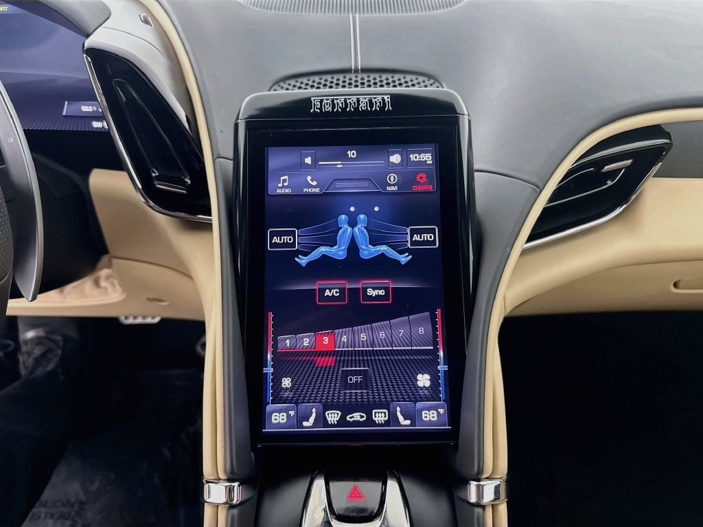Used 2023 Ferrari Roma RWD image 16