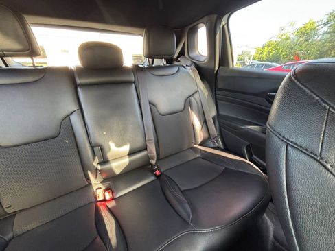 Used 2025 Jeep Compass Trailhawk AWD/4WD image 30