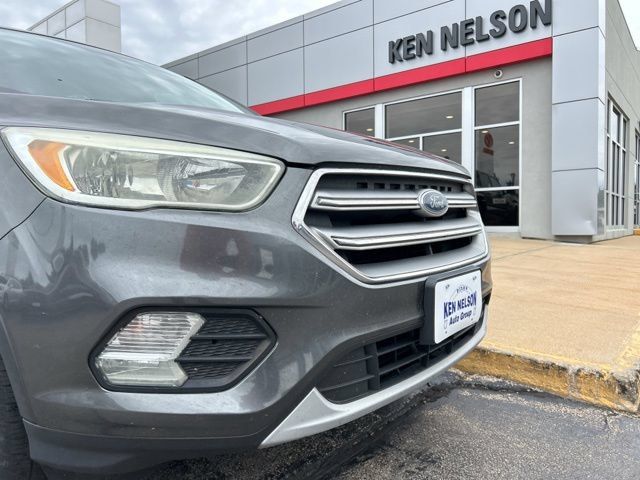 Used 2017 Ford Escape SE FWD image 4