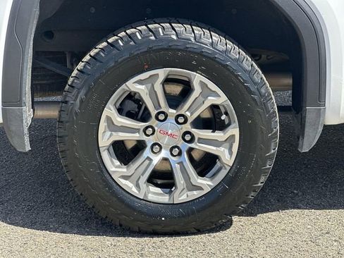 Used 2025 GMC Sierra 1500 SLT AWD/4WD image 32