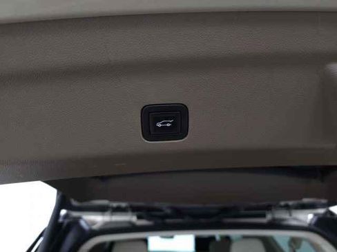 Used 2021 GMC Yukon XL Denali AWD/4WD image 11