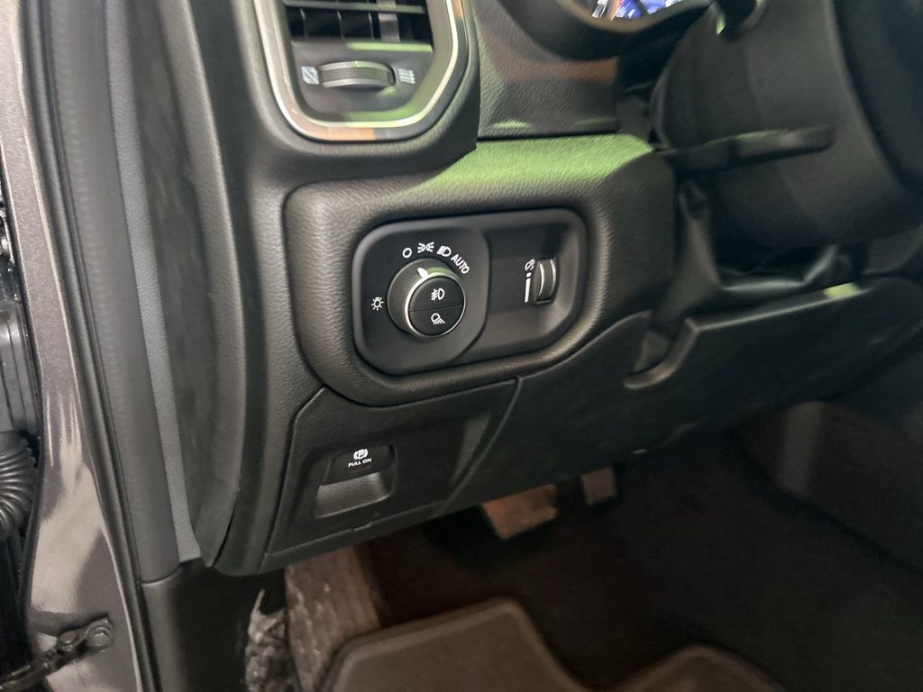 New 2025 RAM 1500 Tradesman AWD/4WD image 35