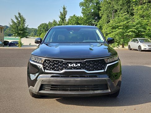 Used 2023 Kia Sorento LX FWD image 2