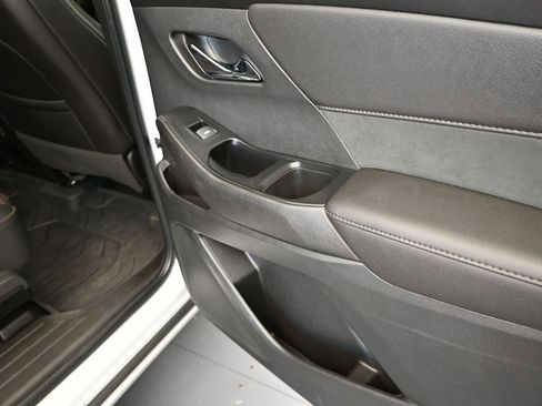 Used 2023 Chevrolet Traverse High Country image 21