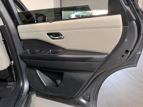 Used 2022 Nissan Pathfinder SL w/ SL Premium Package image 15