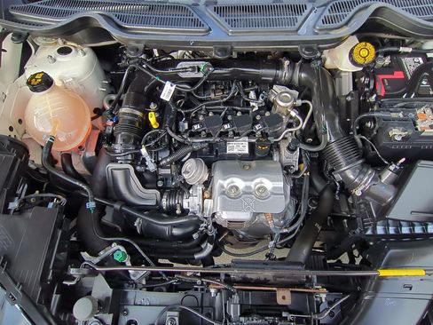 Used 2021 Ford EcoSport SE image 32