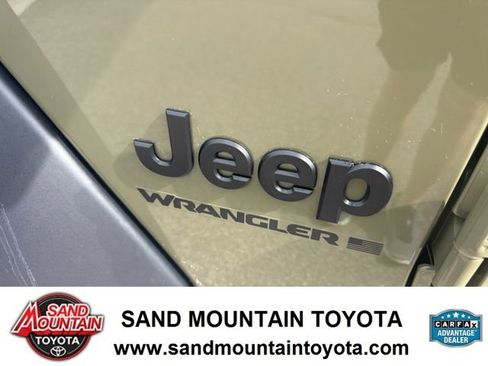 Used 2025 Jeep Wrangler Unlimited Sport AWD/4WD image 9