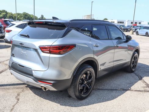 Used 2024 Chevrolet Blazer LT w/ Midnight/Sport Edition FWD image 4