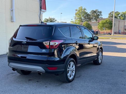 Used 2017 Ford Escape SE AWD/4WD image 8