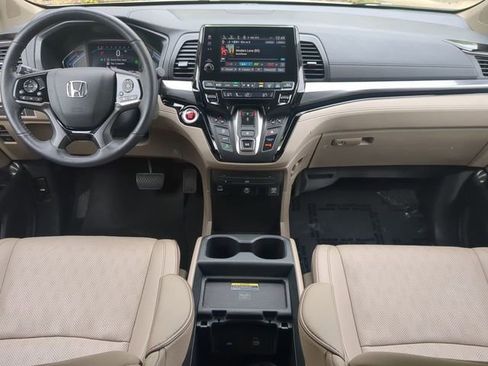 Used 2023 Honda Odyssey Elite image 14
