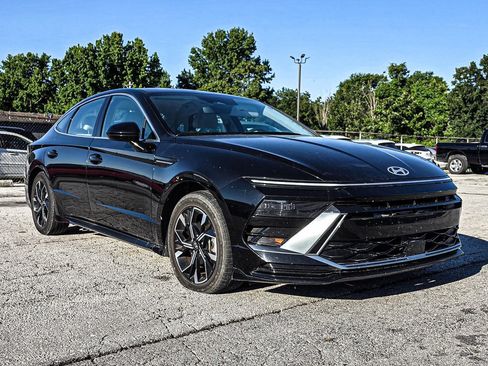 Used 2025 Hyundai Sonata SEL FWD image 1