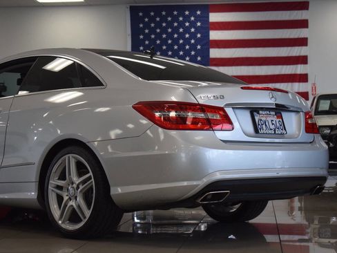Used 2011 Mercedes-Benz E 550 Coupe image 17